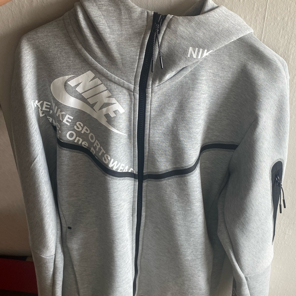 Nike tech xs sports wear